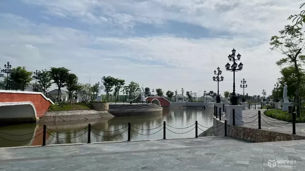 Bán gấp CHDV sổ hồng riêng có 8 phòng đối diện FPT phố đi bộ giá 5ty1