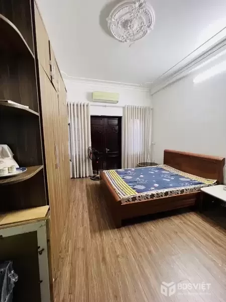 bán nhà thụy khuê 50m x 5 tầng 11,8 tỷ ngõ ba gác,sát hồ tây,nhà đẹp ở ngay