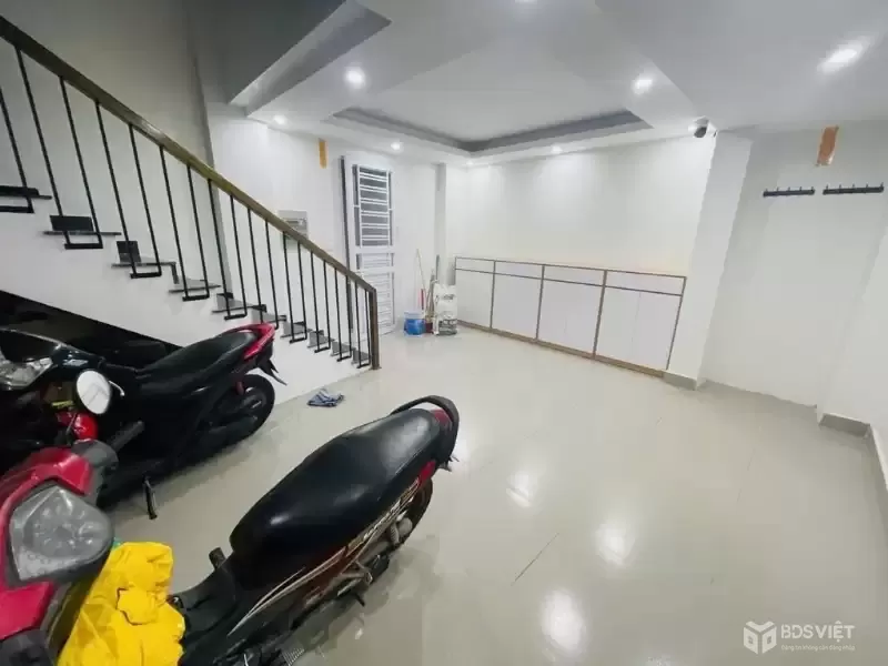 bán nhà kim mã 65m x5 tầng chỉ 12,8 tỷ full nội thất,3 mặt thoáng,ngõ thông,gần phố