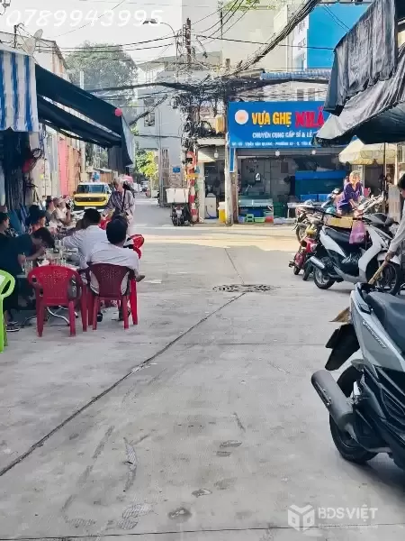 Bán nhà Tân Bình giáp Lạc Long quân, HXH kinh doanh 35m², mới, giá chỉ 4 tỷ 79