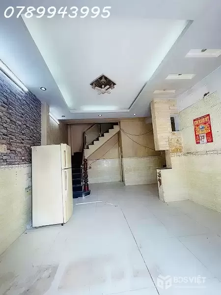 Bán nhà Tân Bình giáp Lạc Long quân, HXH kinh doanh 35m², mới, giá chỉ 4 tỷ 79