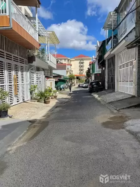 CHO THUÊ NHÀ NGUYÊN CĂN 5 PHÒNG NGỦ – ĐƯỜNG MÊ LINH, PHƯỜNG LÂM VIÊN, ĐÀ LẠT