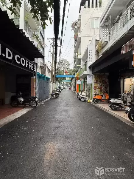 Bán gấp nhà hẻm Trần Hưng Đạo - Quận 1 - 66m2 - 3 tàng - Giá 14.9 Tỷ