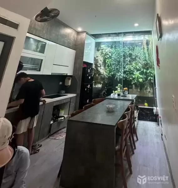 Bán nhà Hoàng Liệt, Hoàng Mai, Ô tô đỗ cửa, View hồ Linh Đàm, 43m2, 14.8 tỷ(CTL)