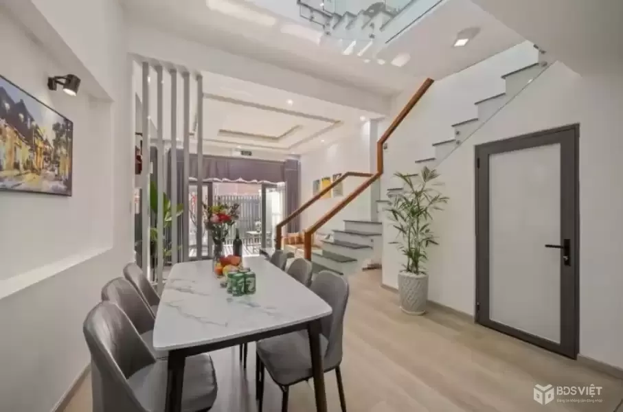 ♥ Sát Võ Văn Kiệt, Bãi Tắm Mỹ Khê, 83m2, 2 tầng hiện đại, thoáng sáng, sang trọng