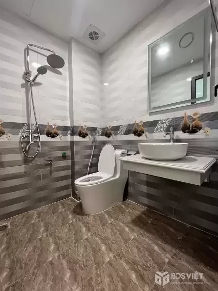 BÁC NÀO CẦN NHÀ ĐÓN TẾT  ĐÔNG NGẠC - DT68M2 - 5TẦNG - GIÁ 12 TỶ - ĐƯỜNG Ô TÔ THÔNG - GẦN HỒ