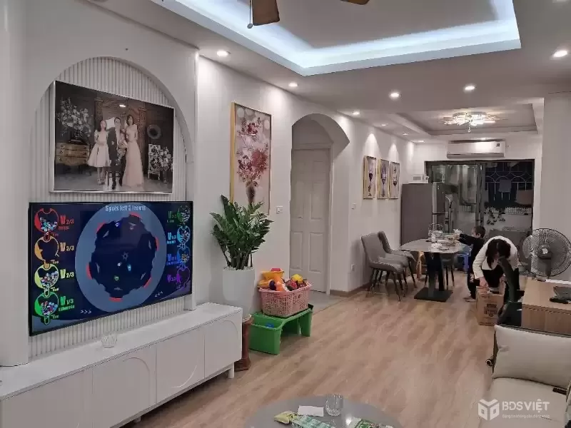 Bán nhà CHCC Trịnh Đình Cửu, Hoàng Mai, 2N 2Vs, 72m2, 5.7 tỷ(CGL)