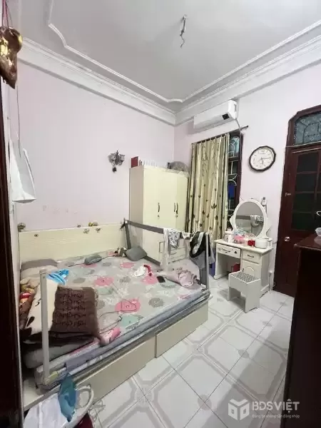 Bán Nhà Hào Nam. Đống Đa. DT 46m2. MT 3.8m. 4 Tầng. Giá 12.7 Tỷ