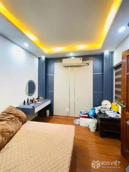 Bán nhà Kim Giang, Hoàng Mai, gần ô tô, sổ nở hậu, 37m2, 10.8 tỷ(CTL)