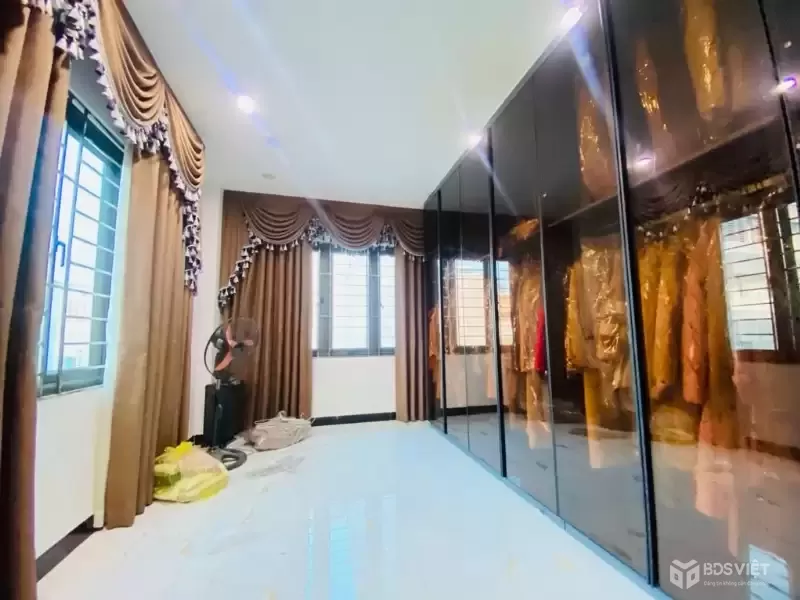 Bán nhà Kim Giang, Hoàng Mai, gần ô tô, sổ nở hậu, 37m2, 10.8 tỷ(CTL)