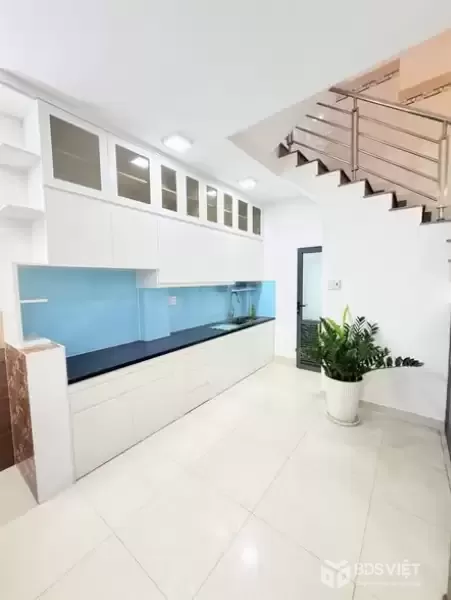 Nhà HXH Đường Ni Sư Huỳnh Liên Quận Tân Bình Phường 10 Cũ.