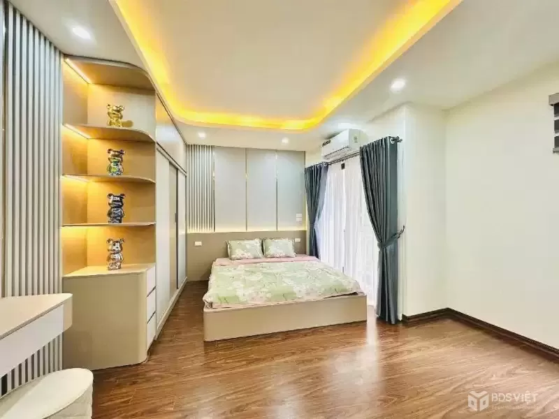 CẦN BÁN NHÀ MẶT NGÕ LẠC LONG QUÂN ĐƯỜNG RỘNG 2 OTO TRÁNH, DT 46M2 , 5TANG