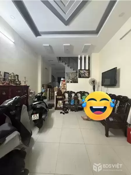 BÁN NHÀ MẶT TIỀN HẺM 1113 HUỲNH TẤN PHÁT, CÓ SÂN SAU THOANG MÁT