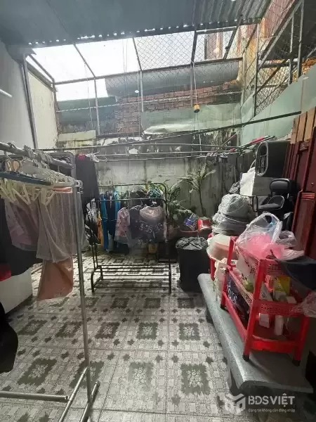 BÁN NHÀ MẶT TIỀN HẺM 1113 HUỲNH TẤN PHÁT, CÓ SÂN SAU THOANG MÁT