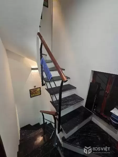 bán nhà ngọc hà 35m x4 tầng 8,5 tỷ ngõ thông,ba gác tránh,gần hồ tây