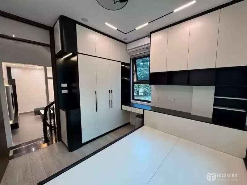 NGUYỄN CÔNG TRỨ HÀ ĐÔNG-OTO ĐỖ CỬA- LÔ GÓC- 10,2 TỶ