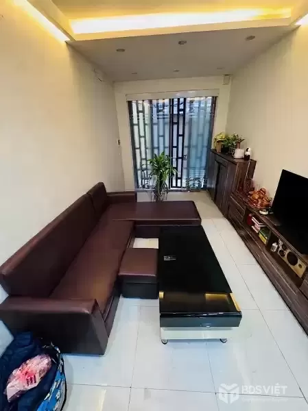 bán nhà cấu giấy 40m giá 10,5 tỷ gần ô tô tránh,ngõ thông