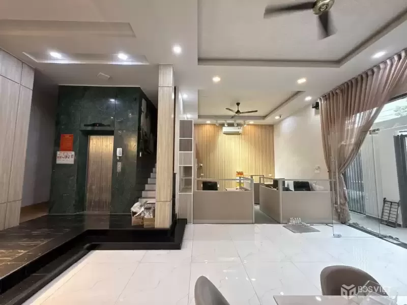 Gấp bàn nhà hai mặt tiền MAI THỊ LỰU - Quận 1 - 132m2 - 4 tầng - HXH - 39 tỷ