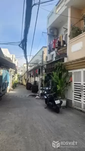 NHÀ 2 TẦNG MT HẺM THẲNG – HUỲNH TẤN PHÁT