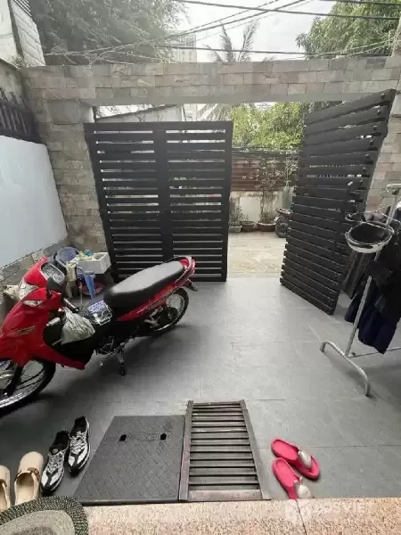 BÁN NHÀ HẺM XE HƠI THÔNG LÂM VĂN BỀN