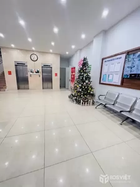 bán chung cư nam trung yên DT 60m 2 ngủ giá 4,98 tỷ full nội thất