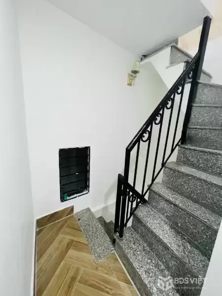 thụy khuê tây hồ 20m x4 tầng 5,2 tỷ ngõ rộng,thông,kinh doanh,40m ra phố