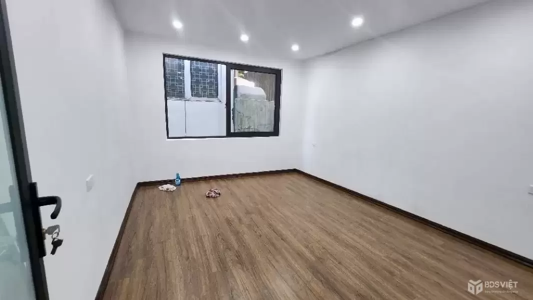 thụy khuê 30m x5 tầng 7,95 tỷ ngõ ba gác,thông,2 thoáng,5p ra hồ tây