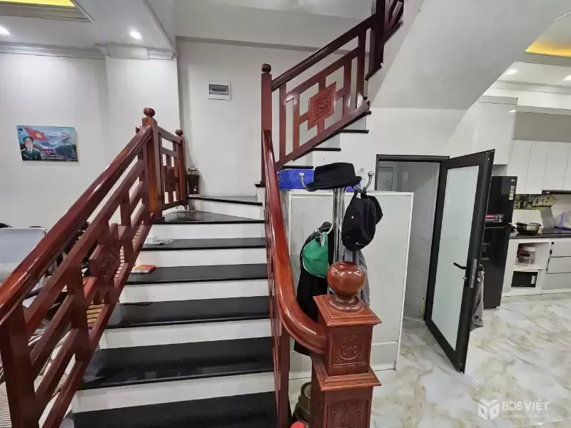 Bán nhà  giãn dân Khả Lễ 3 tầng làn 2 Nguyễn Quyền ngay cạnh vườn hoa