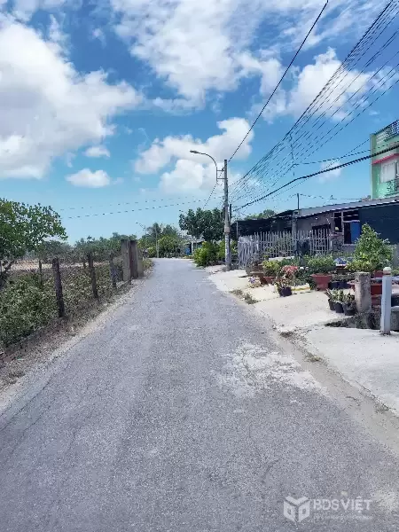 CẦN BÁN 125M2 5X25 ĐẤT THỔ CƯ MT ĐƯỜNG NHỰA XE TẢI TỚI ĐẤT