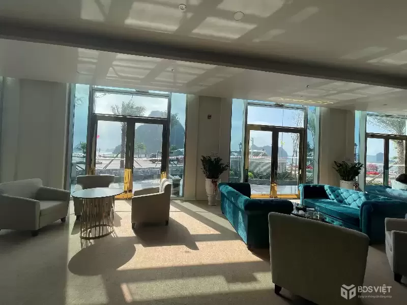 Căn ngoại giao toà A đẹp nhất Crystal Vân Đồn 34m² tầng trung, chỉ 400 triệu ký HĐMB. Giá chỉ 2.3tỷ