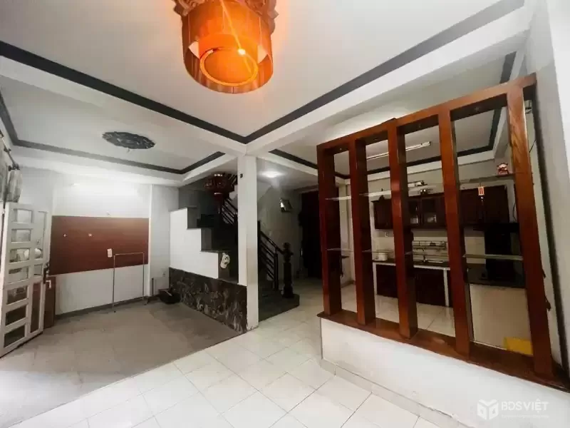 NHÀ 3 LẦU - Ô TÔ ĐÕ CỬA - NGAY KHA VẠN CÂN - F LIINH TRUNG