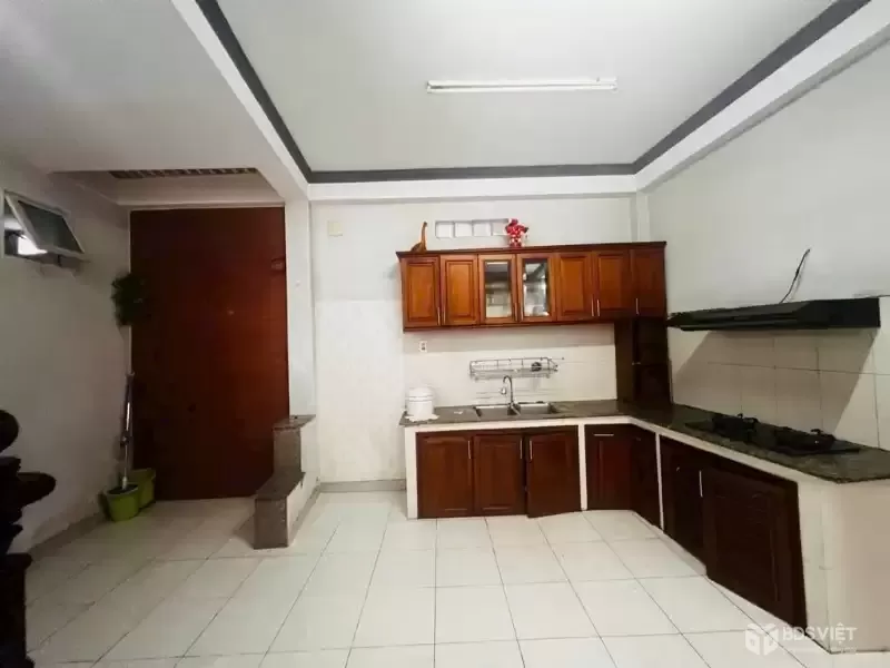 NHÀ 3 LẦU - Ô TÔ ĐÕ CỬA - NGAY KHA VẠN CÂN - F LIINH TRUNG