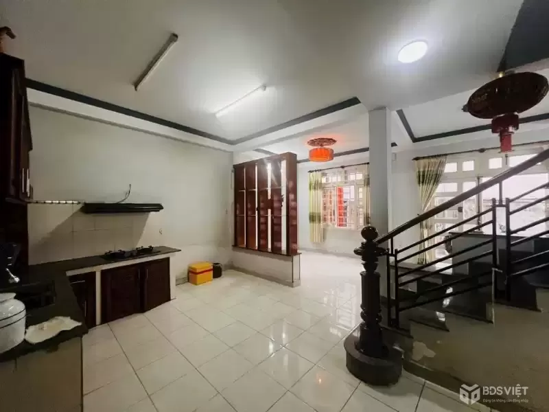 NHÀ 3 LẦU - Ô TÔ ĐÕ CỬA - NGAY KHA VẠN CÂN - F LIINH TRUNG