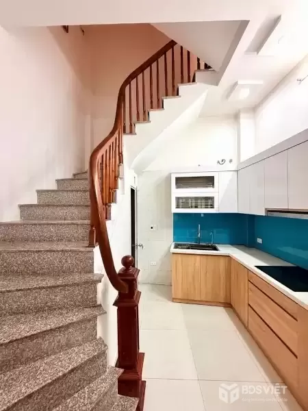 Doãn kế thiện 30m x5 tầng 9,5 tỷ full nội thất,ô tô tránh 30m