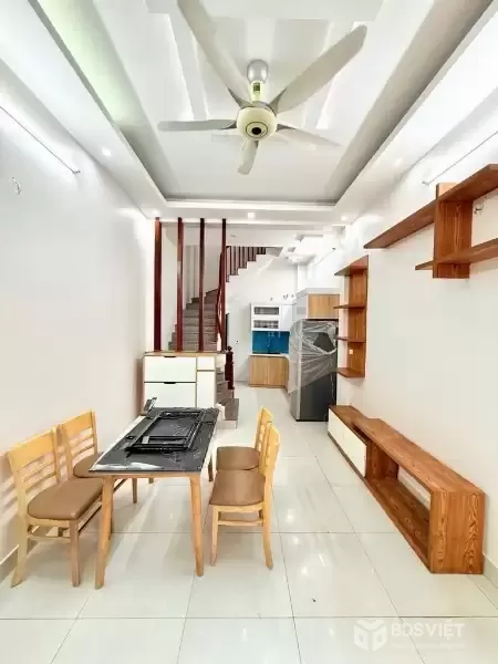 Doãn kế thiện 30m x5 tầng 9,5 tỷ full nội thất,ô tô tránh 30m