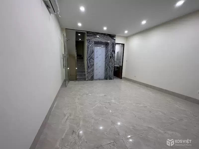 BÁN NHÀ MẶT PHỐ THANH XUÂN 6 TẦNG THANG MÁY, VỈA HÈ, OTO TRÁNH, KINH DOANH, CHỈ 15.X TỶ