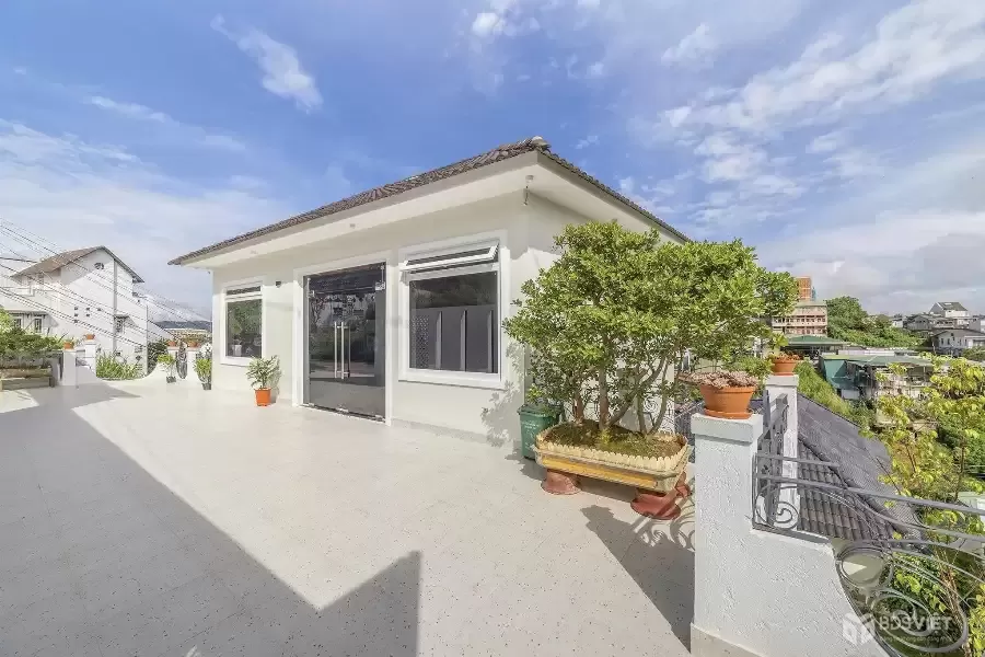 Cho thuê villa sân vườn 4 nhà riêng biệt 7 phòng đường Lý Nam Đế, phường 8, đà lạt giá 40tr