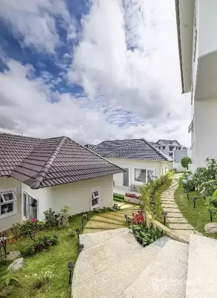 Cho thuê villa sân vườn 4 nhà riêng biệt 7 phòng đường Lý Nam Đế, phường 8, đà lạt giá 40tr