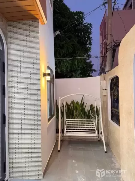 BÁN NHÀ HẺM XE HƠI 160 NGUYỄN VĂN QUỲ