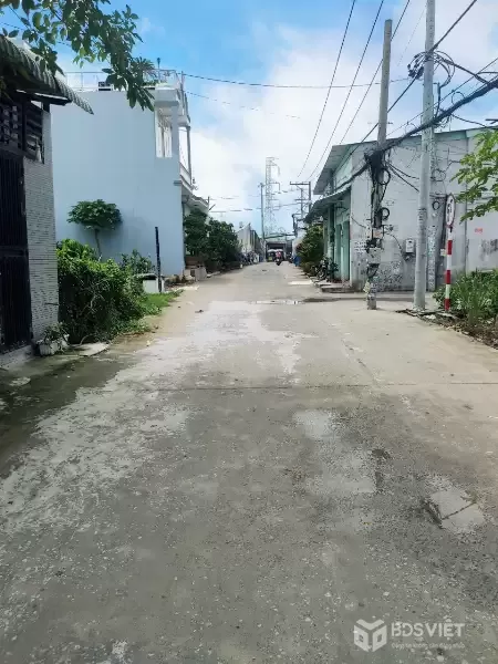 CẦN BÁN 80M2 ĐẤT THỔ CƯ HẺM XE TANK