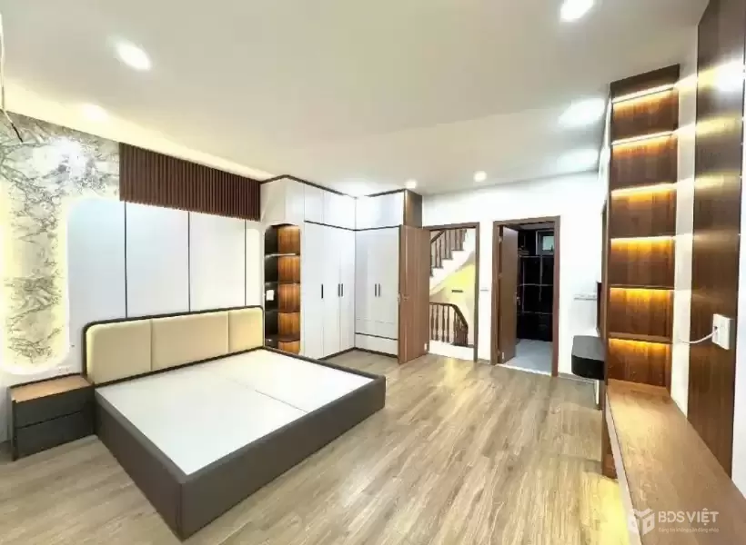 GIẢM SÂU 200TR – NHÀ NGÕ Ô TÔ PHỐ TÂY SƠN
6 TẦNG THANG MÁY – 39M² – 13.6 TỶ – THANH KHOẢN CAO