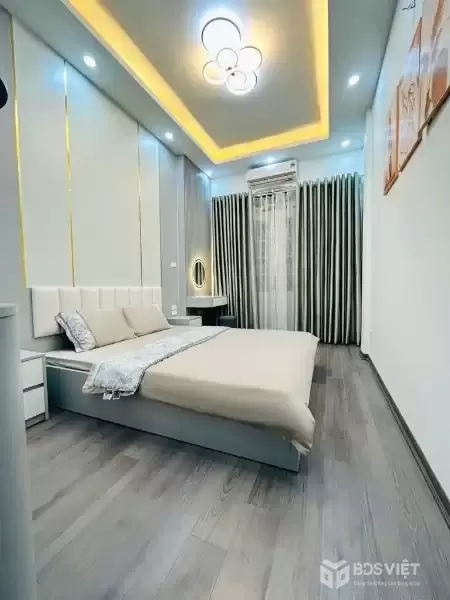 hoa bằng 32m x4 tầng 10,5 tỷ ô tô tránh đỗ cửa,2 thoáng,full nội thất,gần phố