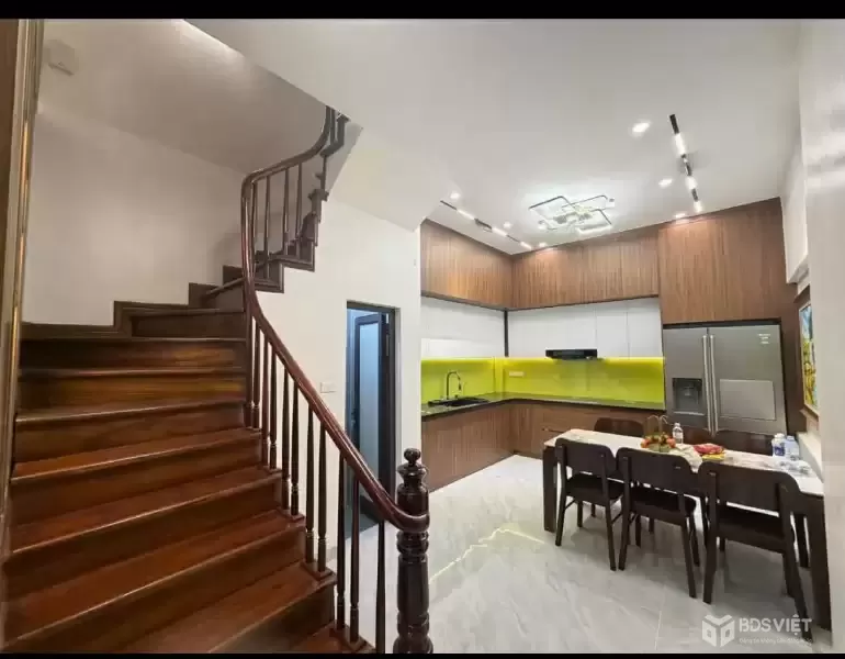 PHỐ TRƯỜNG CHINH , Ở Ngay, gần phố 43m, ,6T, Giá chỉ 9,5 tỷ 
 CHỦ HẠ GIÁ 500 TRIỆU  – cơ hội cực tốt cho nhà đầu tư.