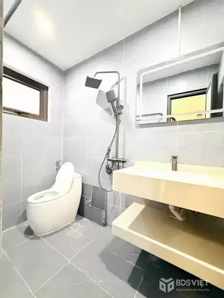 PHỐ TRƯỜNG CHINH , Ở Ngay, gần phố 43m, ,6T, Giá chỉ 9,5 tỷ 
 CHỦ HẠ GIÁ 500 TRIỆU  – cơ hội cực tốt cho nhà đầu tư.