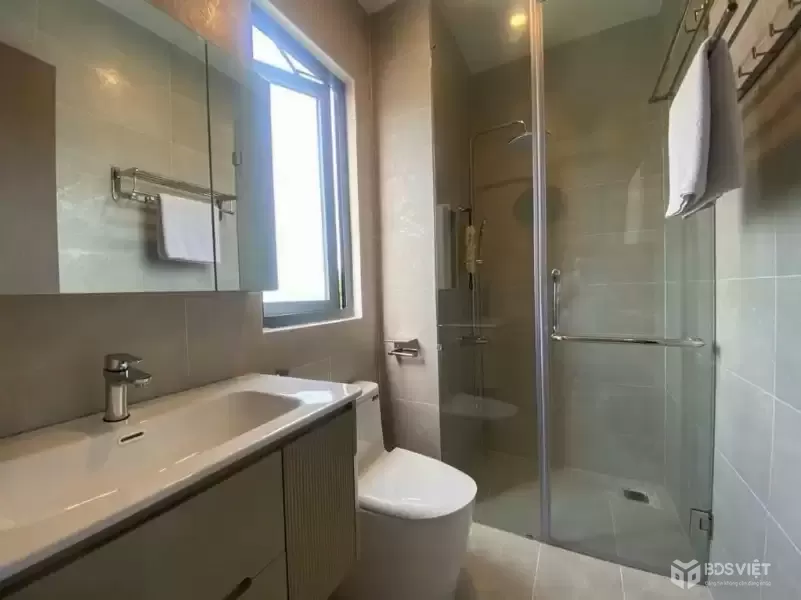 KHÁCH SẠN 4 TẦNG - ĐƯỜNG Ô TÔ - LÃ XUÂN OAI - LONG TRƯỜNG - Q9