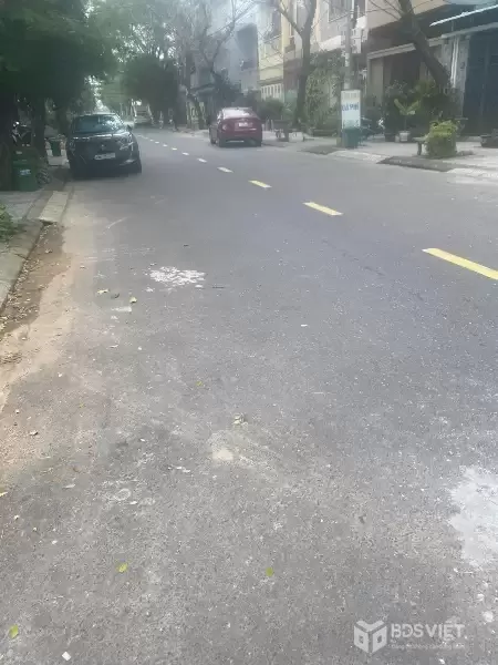 Bán nhà 3 tầng Tôn Thất Dương Kỵ, 100m2, đường 7m5, giá 8.8 tỷ Hoà Xuân