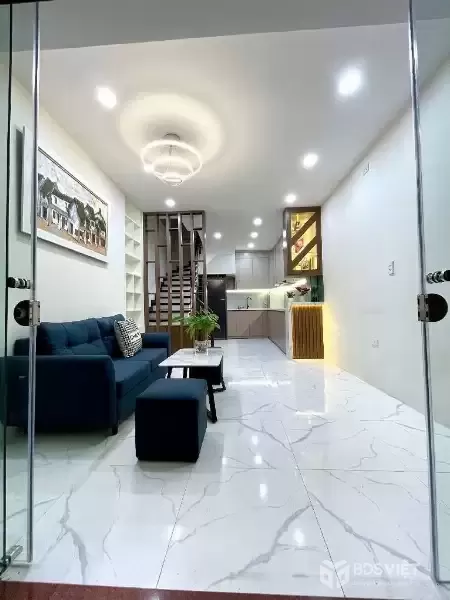 hoàng hoa thám 35m x5 tầng 9,7 tỷ ngõ 3m,cách phố 40m lô góc,dân xây,nhà đẹp