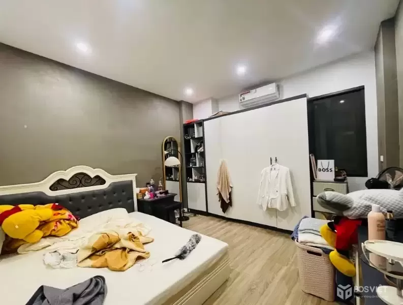 hoàng hoa thám 60m x6 tầng thang máy 18,9 tỷ-2 thoáng,full nội thất,dân xây,gần phố