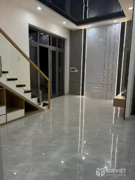 NHÀ BÁN 4 LẦU SÁT MẶT TIỀN - ÔTÔ NGỦ NHÀ 
LÃ XUÂN OAI - TĂNG NHƠN PHÚ A - Q9