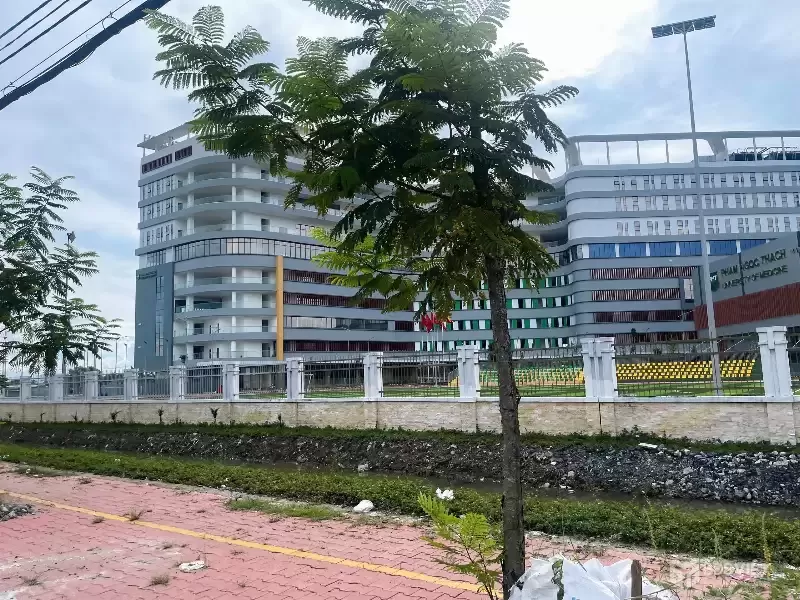 BÁN 131M2 NHÀ CẤP 4 MT NGUYỄN CỬU PHÚ GẦN ĐH PHẠM NGỌC THẠCH